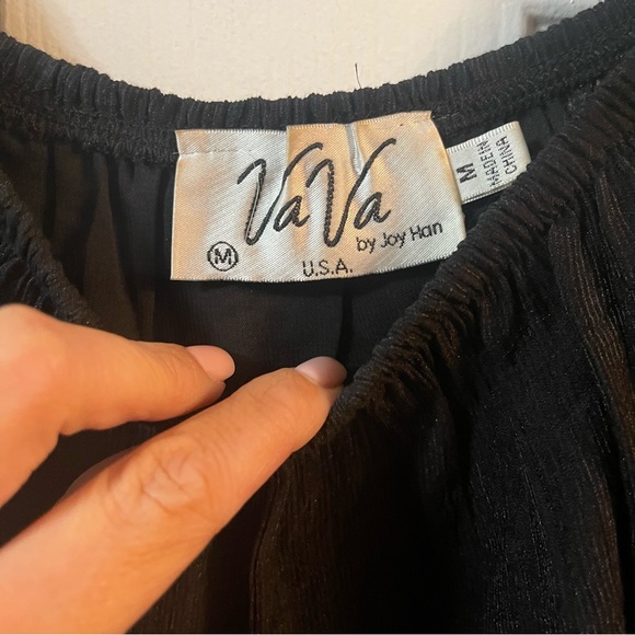 Nordstrom VaVa by Joy Han Black Long Sleeve Top Crochet Sleeve Detail Medium EUC - Picture 5 of 7